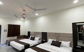 Tekri Farms And Retreat